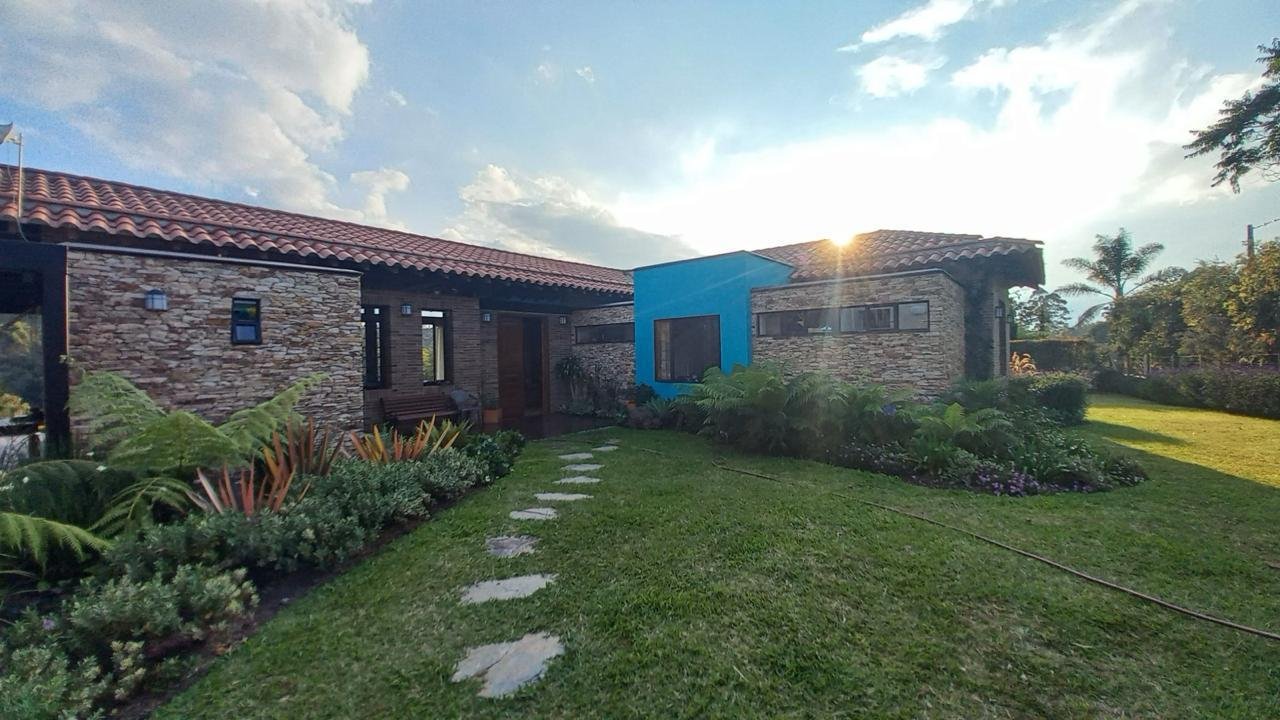 La casa al atardecer